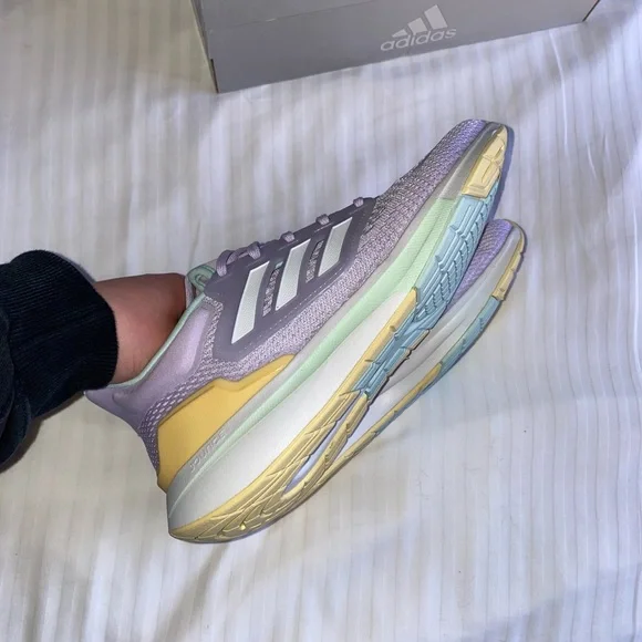 Adidas Shoes - Picture 4 of 7